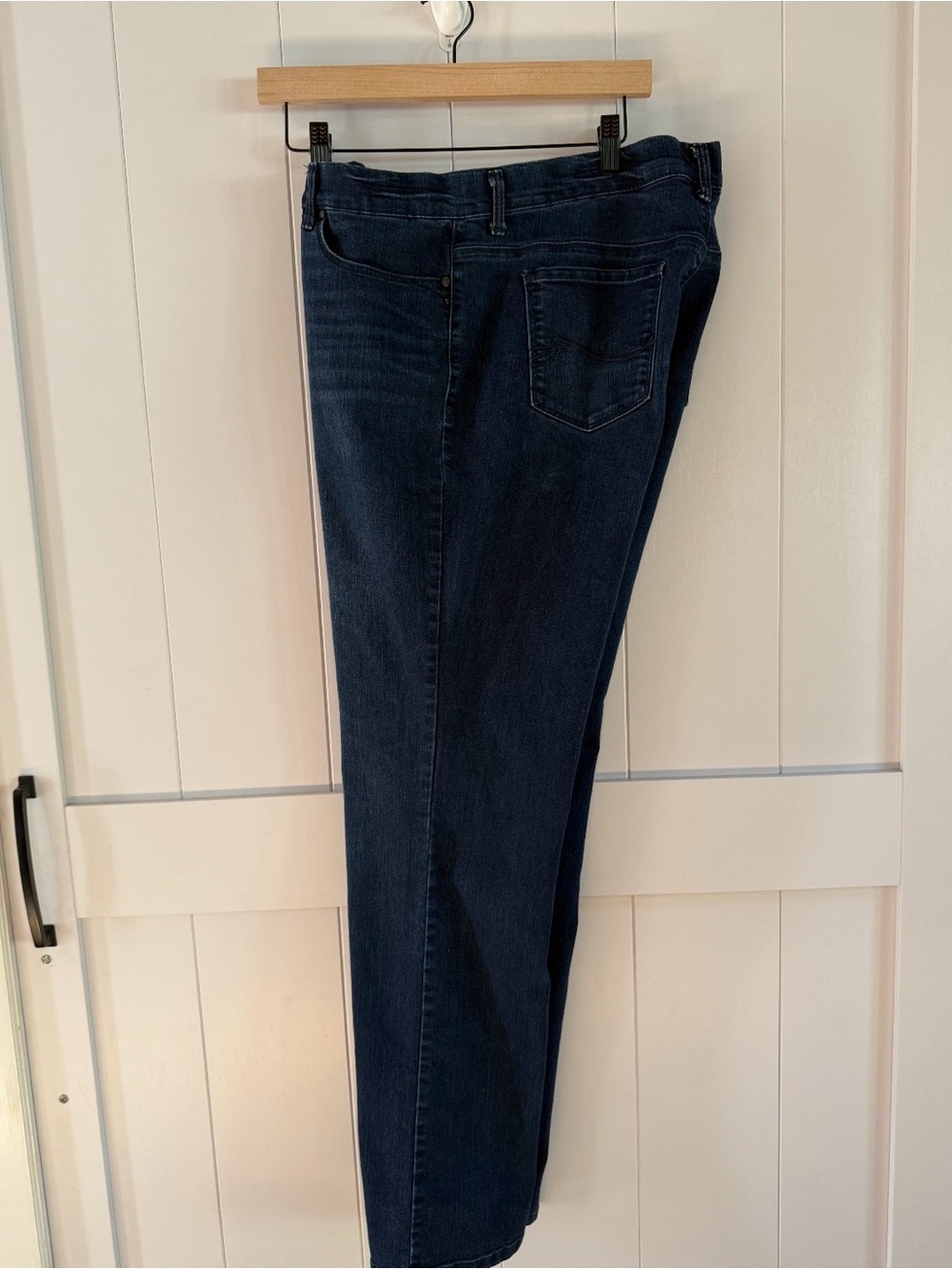 Gloria Vanderbilt Woman’s Amanda Jeans Size 16 Dark Washed Straight Legged